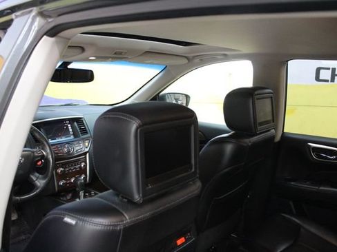 Used 2019 Nissan Pathfinder Platinum AWD/4WD image 9