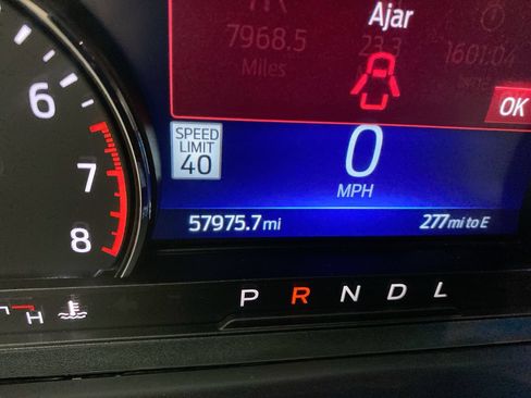 Used 2022 Ford Explorer XLT w/ Equipment Group 202A AWD/4WD image 17