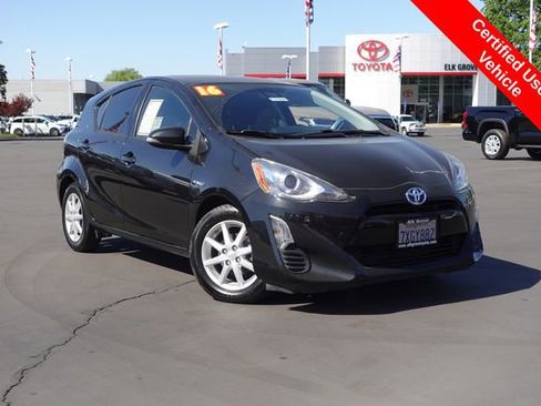 Certified 2016 Toyota Prius C Three image 2