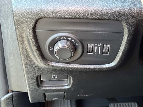 Used 2024 Jeep Grand Cherokee Altitude image 28