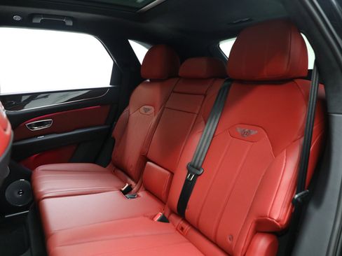 New 2025 Bentley Bentayga image 24