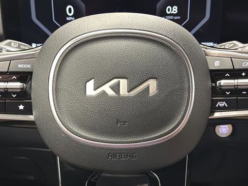 Used 2024 Kia Sorento SX Prestige w/ Olive Brown Leather Package AWD/4WD image 16
