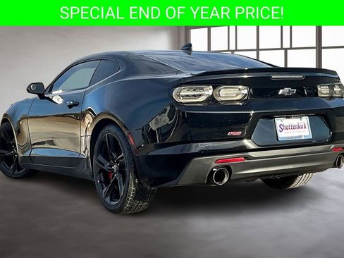 Used 2021 Chevrolet Camaro LT w/ RS Package image 4
