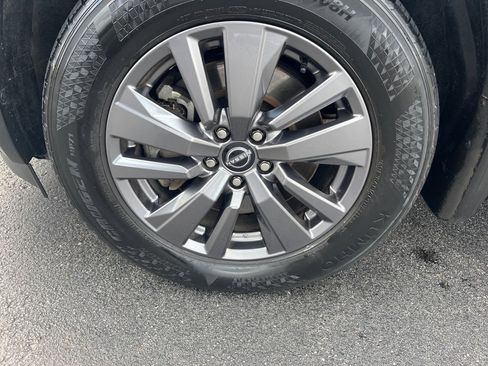 Used 2023 Nissan Pathfinder SV w/ SV Premium Package image 9