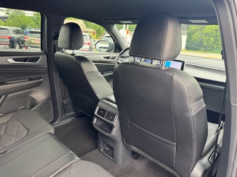 Used 2024 Volkswagen Atlas Cross Sport SE AWD/4WD image 29