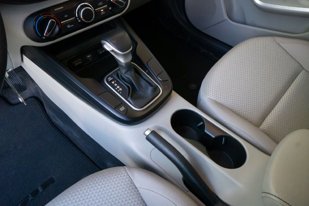 Used 2023 Kia Soul LX FWD image 10