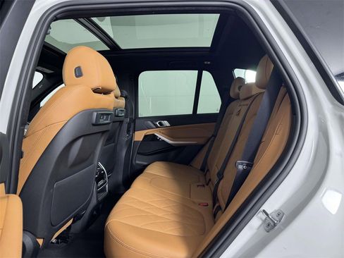 Used 2023 BMW X5 xDrive40i w/ Premium Package image 33