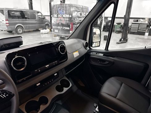Used 2026 Mercedes-Benz Sprinter 2500 image 22