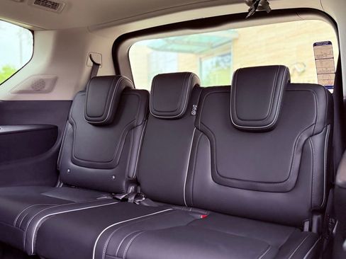 New 2026 INFINITI QX80 Luxe w/ Cargo Package AWD/4WD image 33
