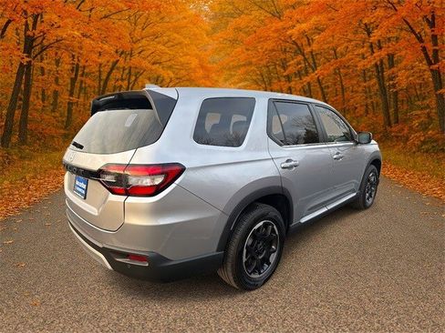 Used 2025 Honda Pilot EX-L image 4