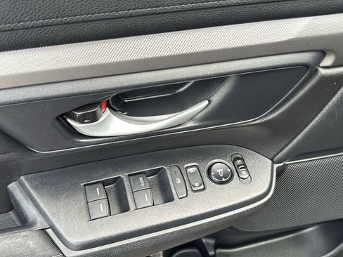 Used 2017 Honda CR-V LX image 14