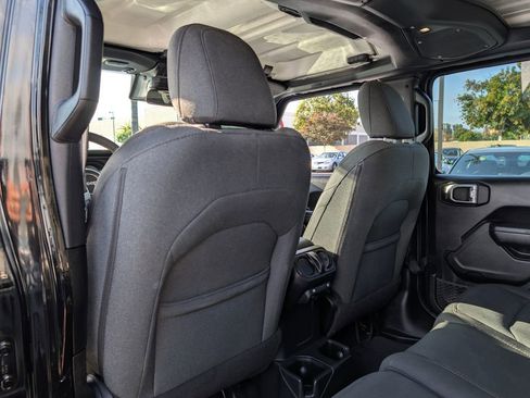 Used 2024 Jeep Wrangler Unlimited Sport AWD/4WD image 17