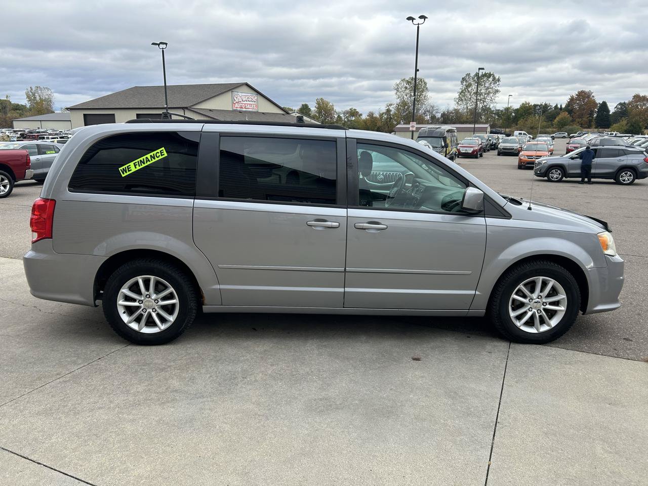 Used 2014 Dodge Grand Caravan SXT FWD image 4