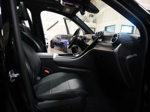Used 2024 Mercedes-Benz GLC 300 4MATIC image 21