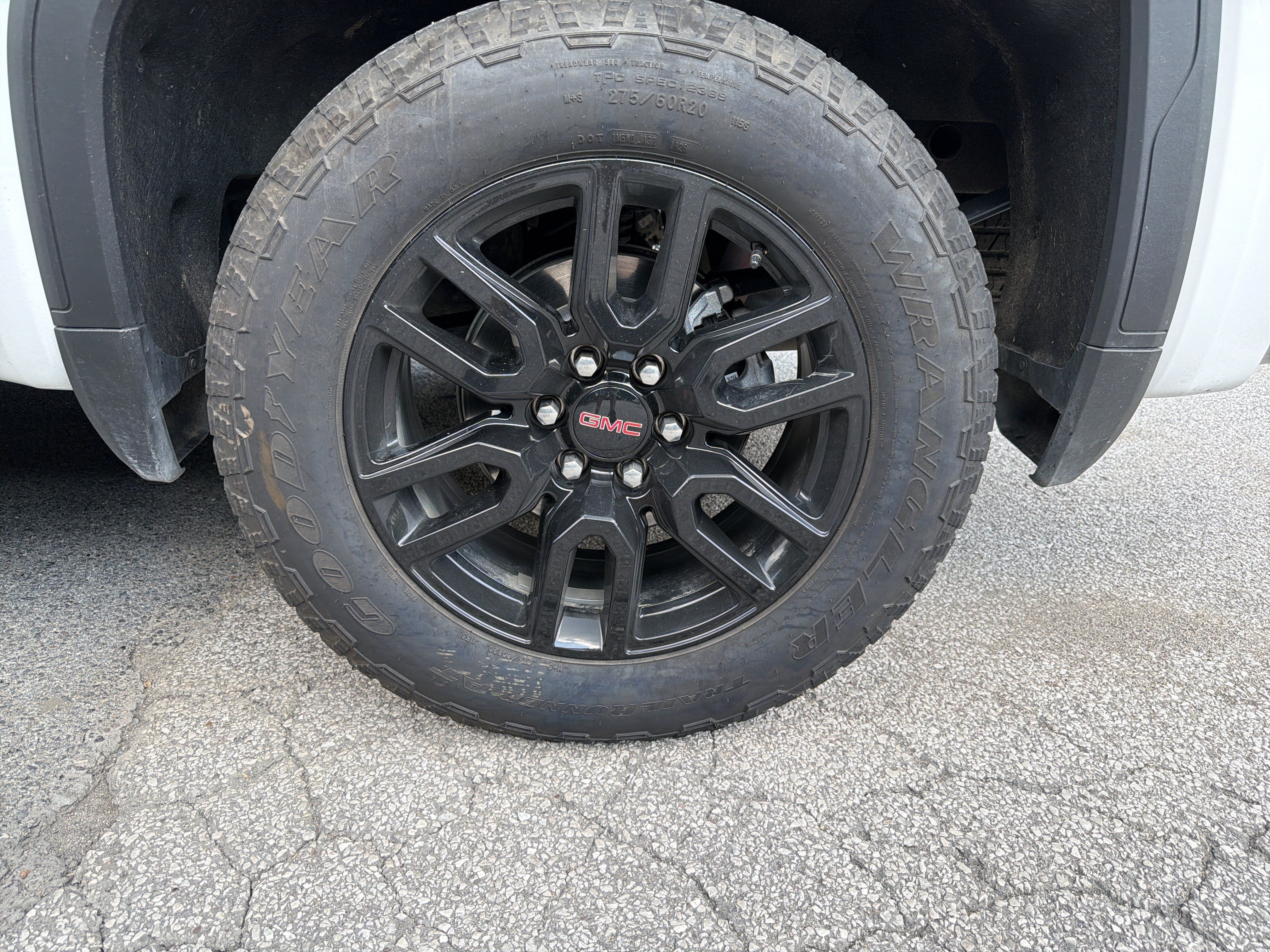 Used 2025 GMC Sierra 1500 Elevation w/ Elevation Premium Package AWD/4WD image 4