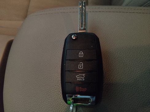 Used 2019 Kia Sportage LX FWD image 32