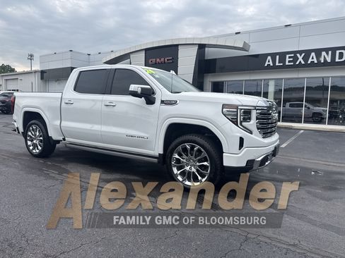 Used 2024 GMC Sierra 1500 Denali w/ Denali Reserve Package AWD/4WD image 1