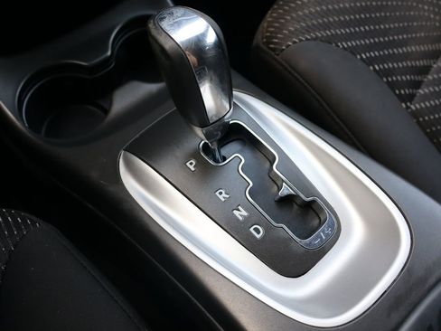 Used 2017 Dodge Journey SE w/ Flexible Seating Group image 38