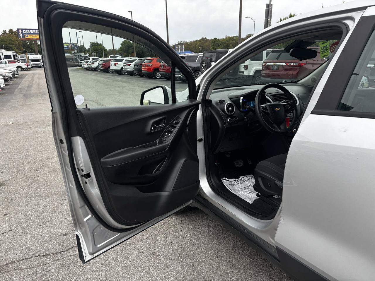 Used 2016 Chevrolet Trax LS AWD/4WD image 15