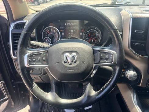 Used 2019 RAM 1500 Laramie AWD/4WD image 12