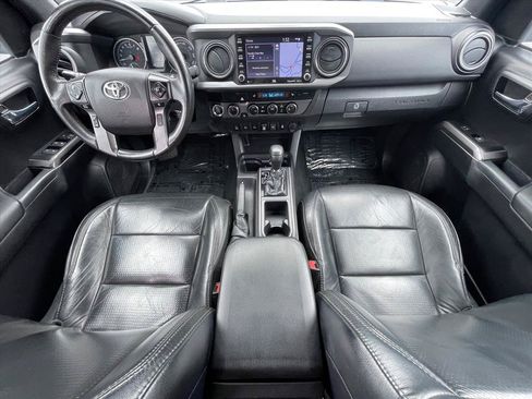 Used 2021 Toyota Tacoma TRD Off-Road w/ TRD Premium Off Road Package AWD/4WD image 10