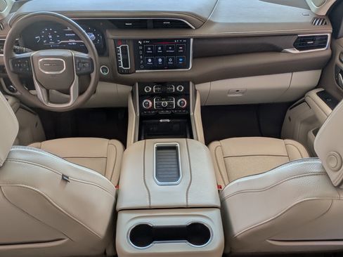 Used 2023 GMC Yukon XL Denali RWD image 24
