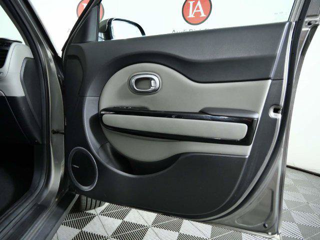 Used 2017 Kia Soul + w/ Primo Package FWD image 26