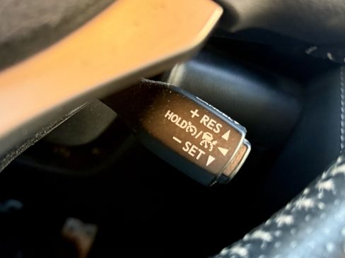 Used 2019 Lexus IS 300 F Sport w/ F Sport Package RWD image 27