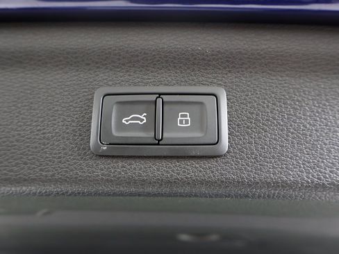 Certified 2025 Audi Q3 2.0T Premium w/ Convenience Package image 17