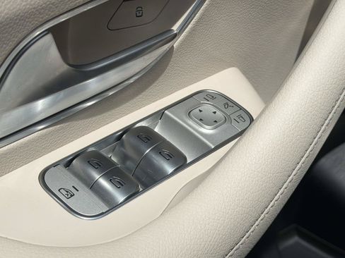 Certified 2024 Mercedes-Benz GLE 450e 4MATIC image 17