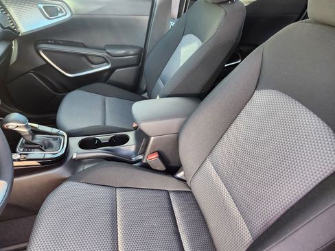 Certified 2025 Kia Soul S image 8