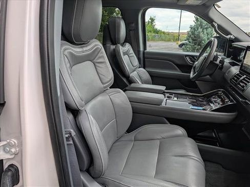 Used 2019 Lincoln Navigator L Reserve w/ Cargo Package AWD/4WD image 13
