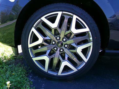 New 2026 Ford Expedition Platinum AWD/4WD image 6