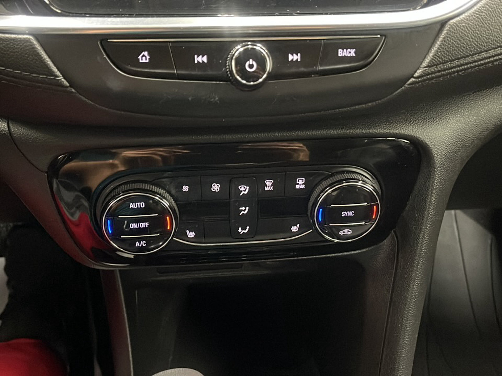 Used 2023 Buick Encore GX Select w/ Safety Package II AWD/4WD image 10