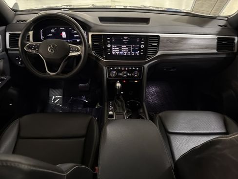 Used 2022 Volkswagen Atlas Cross Sport SE FWD image 26
