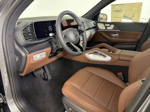 New 2026 Mercedes-Benz GLS 450 4MATIC image 10