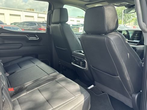 Used 2025 GMC Sierra 1500 SLT RWD image 14