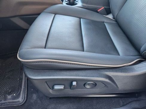 Used 2024 GMC Canyon Denali image 25