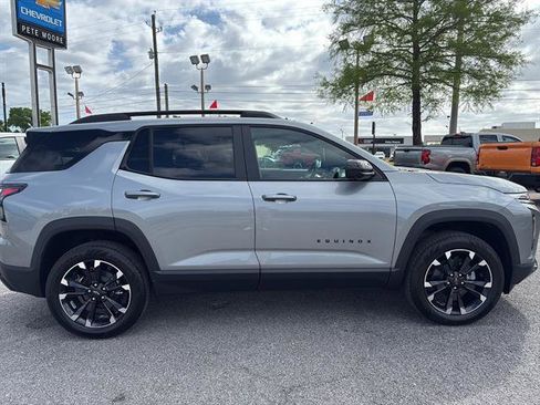 New 2026 Chevrolet Equinox RS w/ Convenience Package III FWD image 4