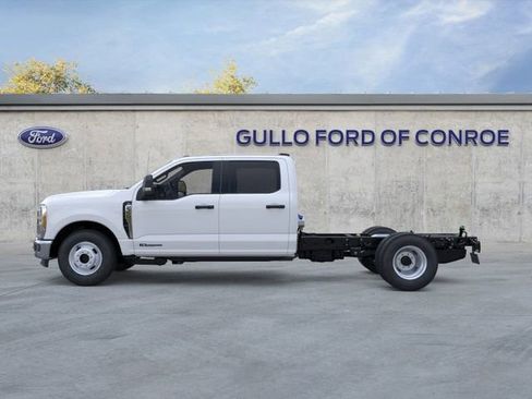 New 2025 Ford F350 XL w/ XL Chrome Package image 3
