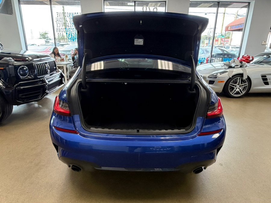 Used 2022 BMW 330i Sedan w/ M Sport Package RWD image 18