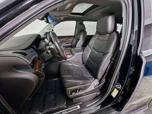 Used 2019 Cadillac Escalade Luxury image 25