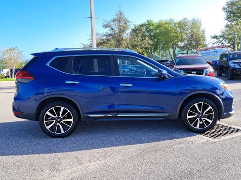 Used 2017 Nissan Rogue SL w/ SL Premium Package image 4