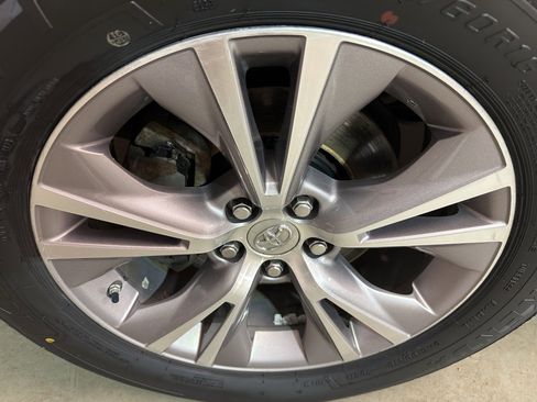 Used 2014 Toyota Highlander Plus image 35