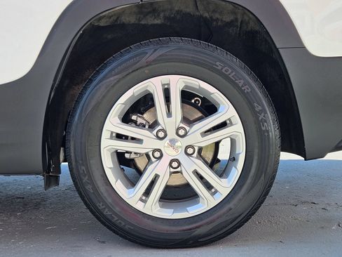 Used 2024 GMC Terrain SLE AWD/4WD image 28