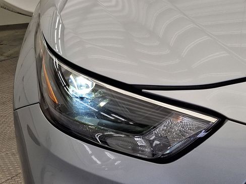 Used 2023 Toyota Highlander LE FWD image 27