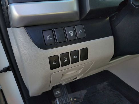 Used 2019 Toyota Highlander Limited image 23
