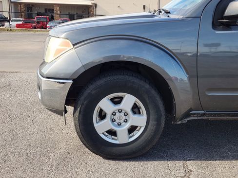 Used 2006 Nissan Frontier SE w/ (P01) Power Pkg image 9