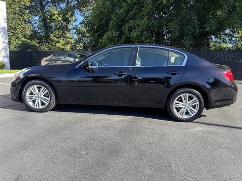 Used 2011 INFINITI G37 x Sedan AWD/4WD image 2