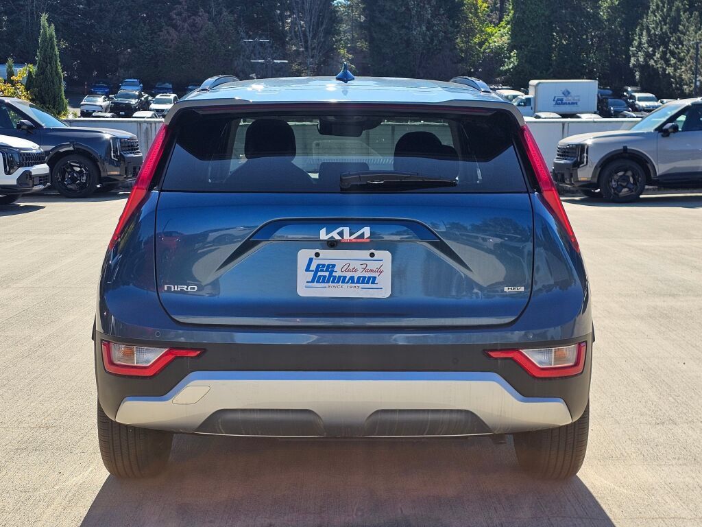 New 2026 Kia Niro EX FWD image 6